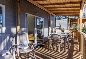 Superior Bungalow, 2 Bedrooms, 2 Bathrooms (Botticelli Special) | Terrace/patio - Hu Montescudaio Village (Montescudaio)