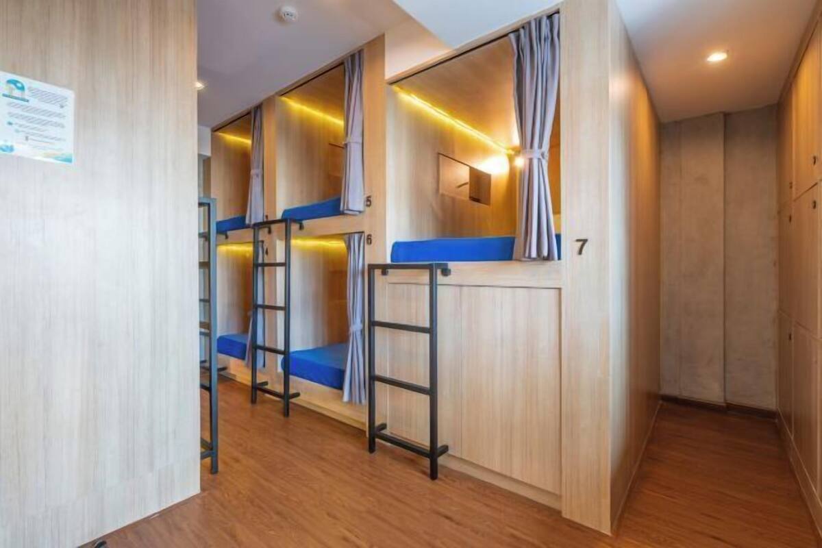 Verdunkelungsvorhänge, kostenloses WLAN, Bettwäsche