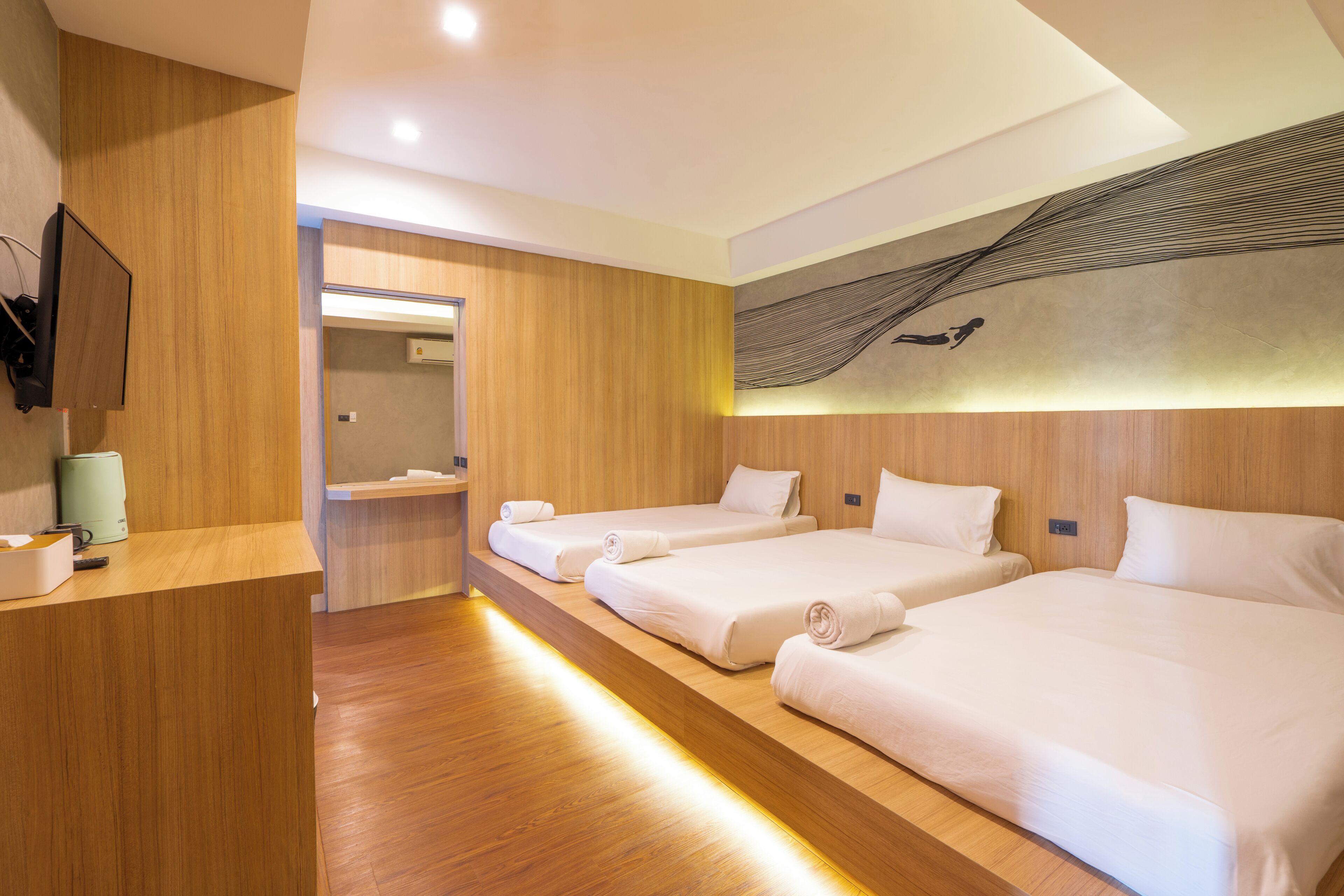 Deluxe Family Room | Blackout curtains, free WiFi, bed sheets