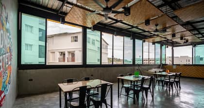 Patong Poshtel - Adults Only - Hostel