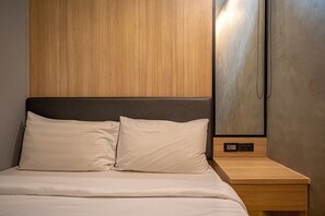 Blackout curtains, free WiFi, bed sheets - Patong Poshtel - Adults Only - Hostel (Patong)