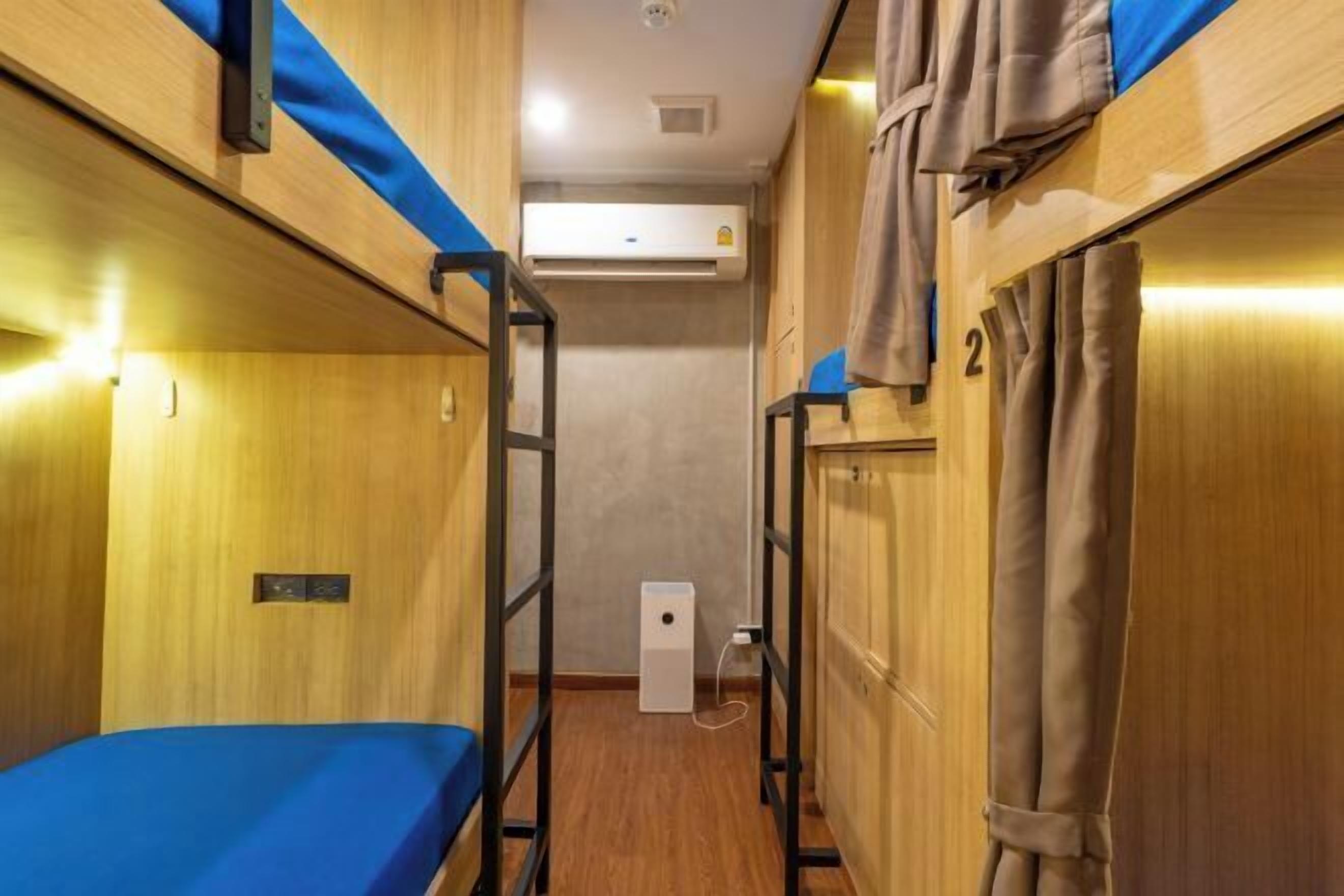 Verdunkelungsvorhänge, kostenloses WLAN, Bettwäsche