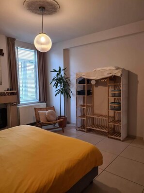 2 chambres, fer et planche à repasser, lit parapluie, Wi-Fi gratuit