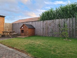 Outdoor dining - Fancy 2-bedroom apartment nearby Maastricht (Riemst)