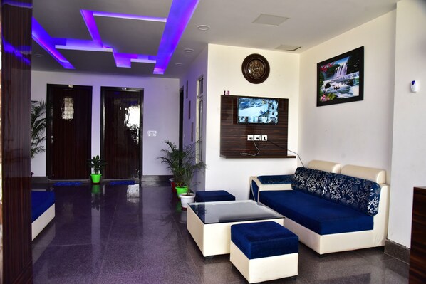 Lobby - Hotel Cyber INN (Gurugram)