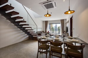 Penthouse Suite | In-room dining