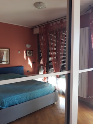 Double Room, Shared Bathroom | Iron/ironing board, free WiFi, bed sheets