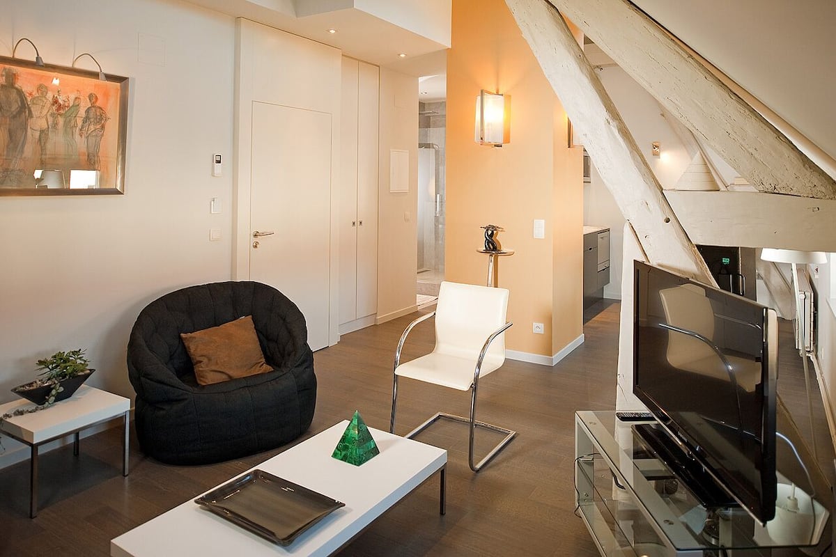 Loft | Living room | Flat-screen TV