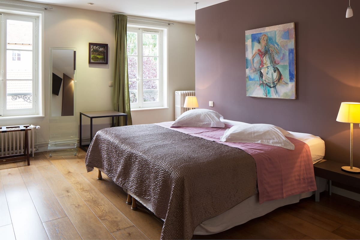 Studio | 1 bedroom, in-room safe, individually decorated, individually furnished
