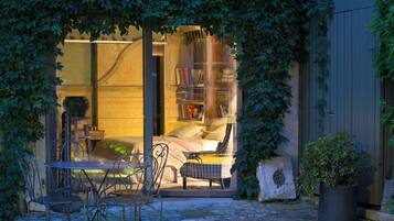 Studio, barrierearm, Gartenblick | Zimmersafe, individuell dekoriert, individuell eingerichtet