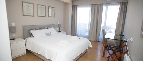 Deluxe-Apartment, 1 Schlafzimmer | Individuell dekoriert, individuell eingerichtet, Verdunkelungsvorhänge