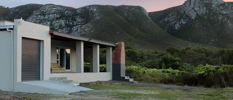 Fachada da propriedade