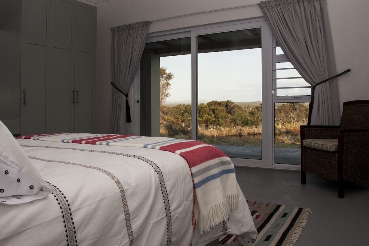 Casa panorámica | Espacio para trabajar con un portátil, wifi gratis, ropa de cama
