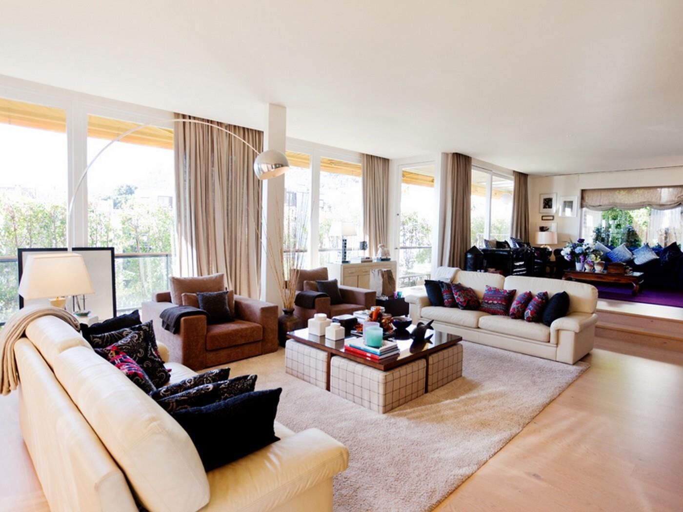 テレビ、DVD プレーヤー、ステレオ