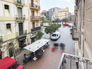Outdoor dining - Tourist apartment in the heart of Barcelona (Barcelona)
