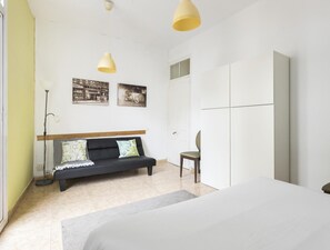 1 chambre, fer et planche à repasser, literie fournie