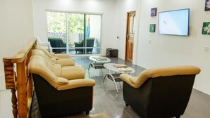 Área de estar no saguão