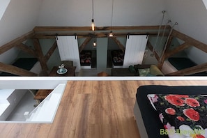 2 多间卧室、办公桌、熨斗/熨衣板、旅行婴儿床