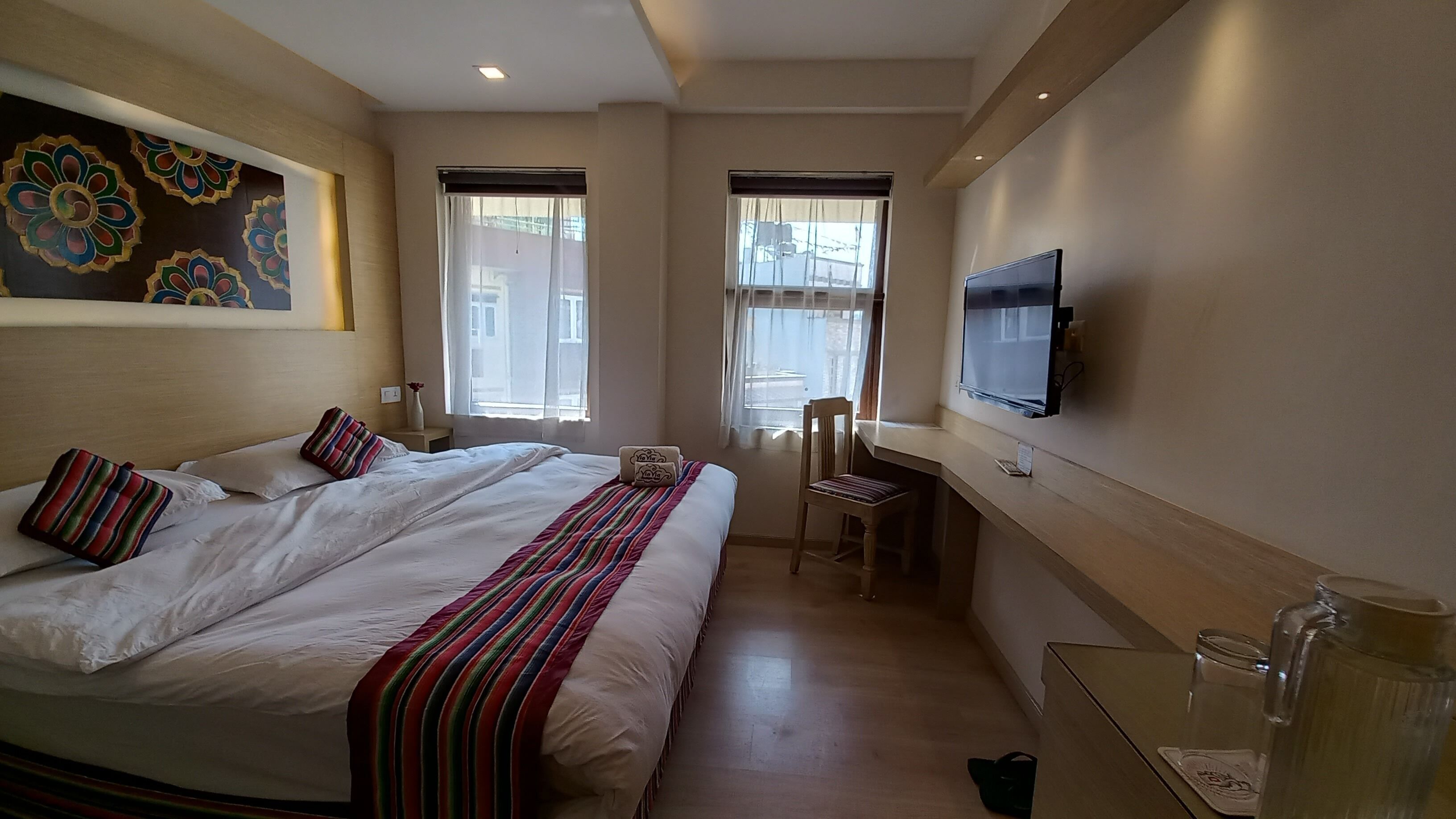 Literie de qualité, coffre-fort, décor unique, ameublement unique
