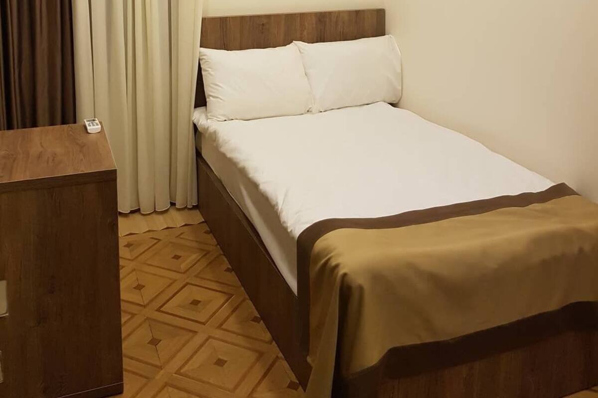 Classic Single Room | Hypo-allergenic bedding available, desk, soundproofing