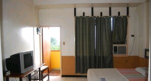 Standard Room | Free WiFi, bed sheets