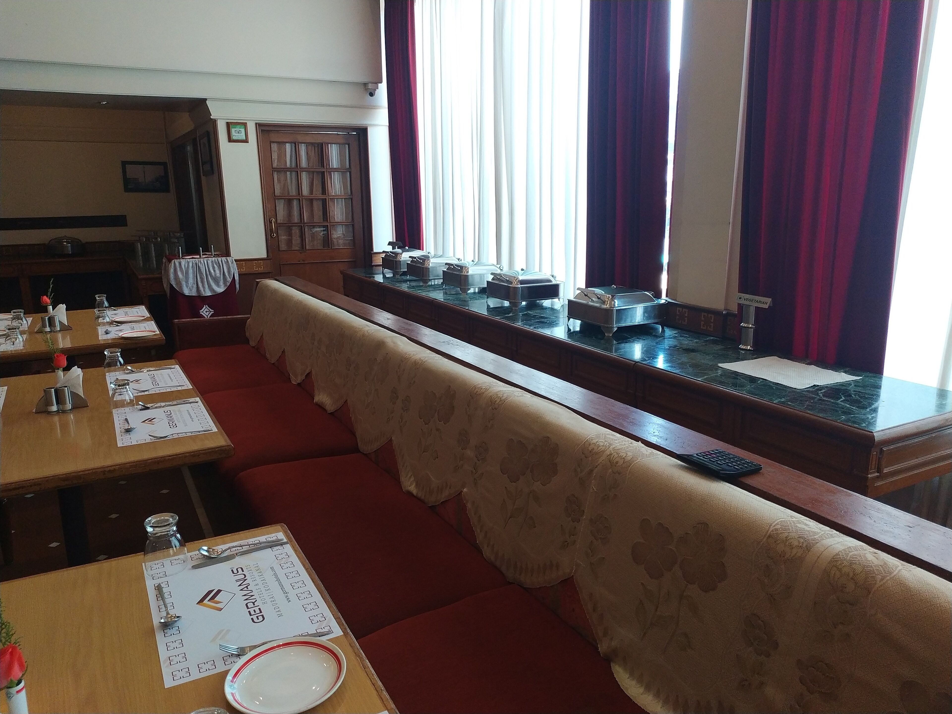 Frühstücksbuffet am Wochenende (450 INR pro Person)