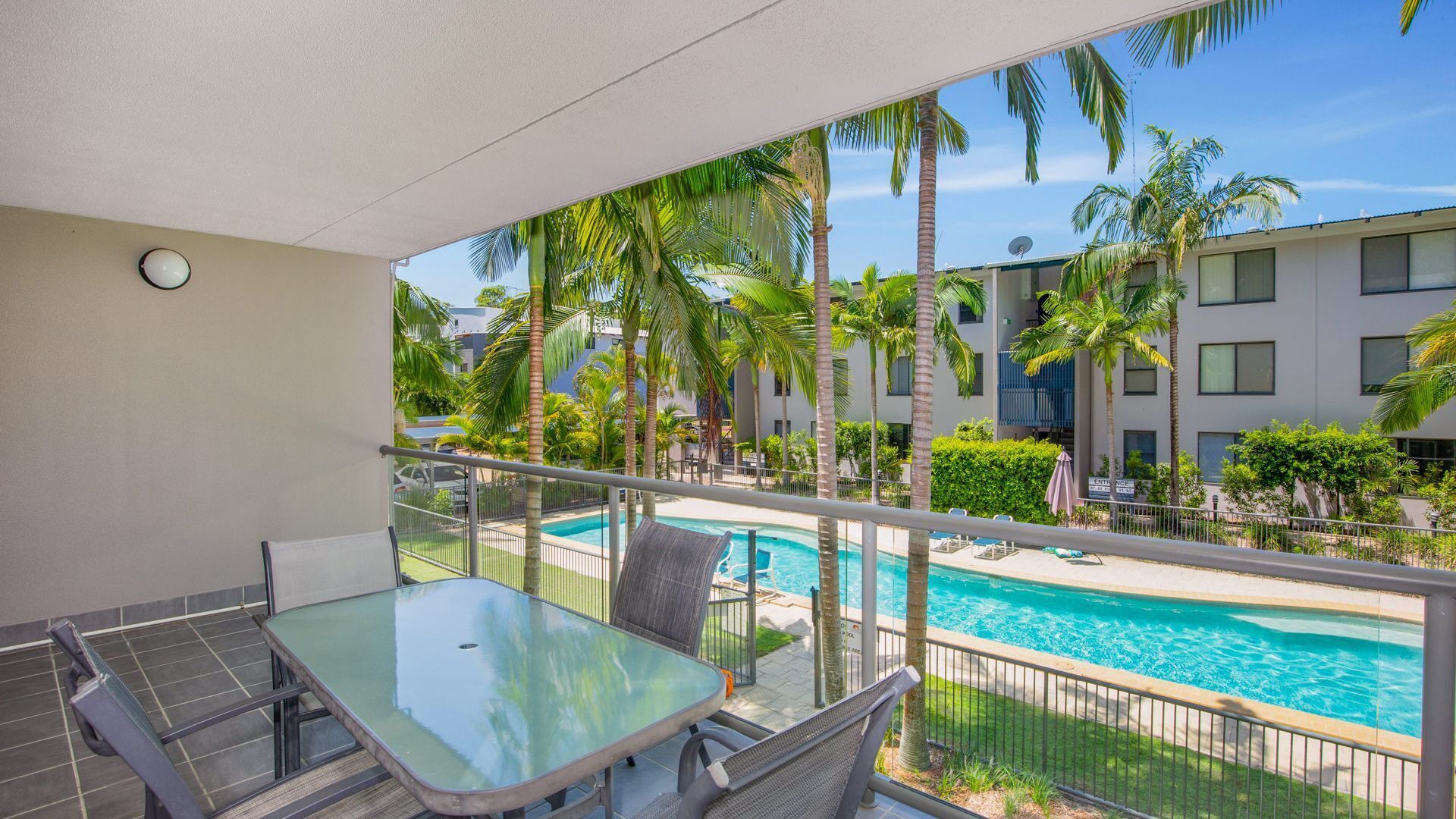 Baden 72 - Rainbow Shores