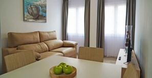 TV - Julia´s II. Brand new apartment near Las Canteras Beach (Las Palmas de Gran Canaria)