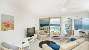 Phòng | Khu phòng khách | TV, đầu đĩa DVD