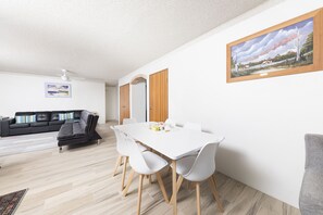 Living area - Breakers 3 (Forster)
