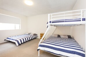 2 habitaciones, decoración personalizada y muebles diferentes 