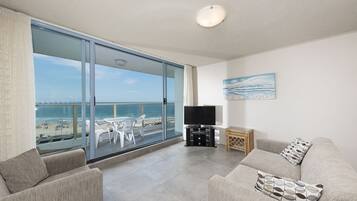 Kamar | Area keluarga | TV dan pemutar DVD