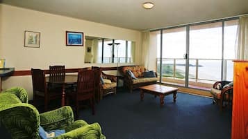 Room | In-room dining