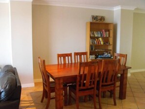 In-room dining - El Sandi Unit 10 (Forster)