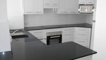 Room | Private kitchen | Full-sized fridge, microwave, oven, stovetop