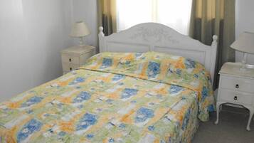 Room | 2 bedrooms, individually decorated, individually furnished