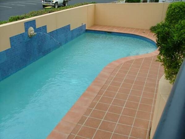 حمّام سباحة خارجي