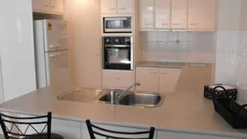 Zimmer | Eigene Küche | Großer Kühlschrank, Mikrowelle, Ofen, Herdplatte