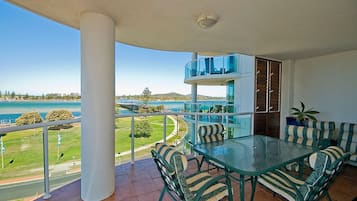 Room | Balcony