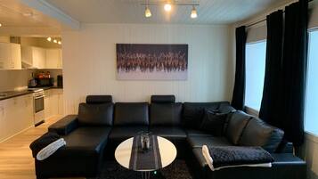 Apartment | Living area | TV