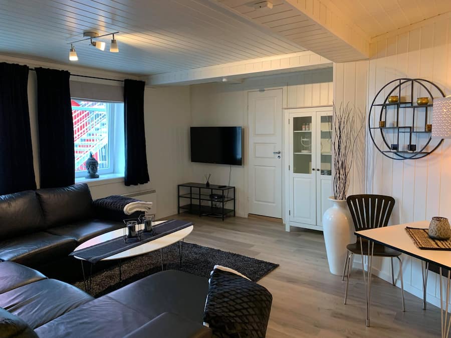 Apartment | Wohnbereich | Fernseher