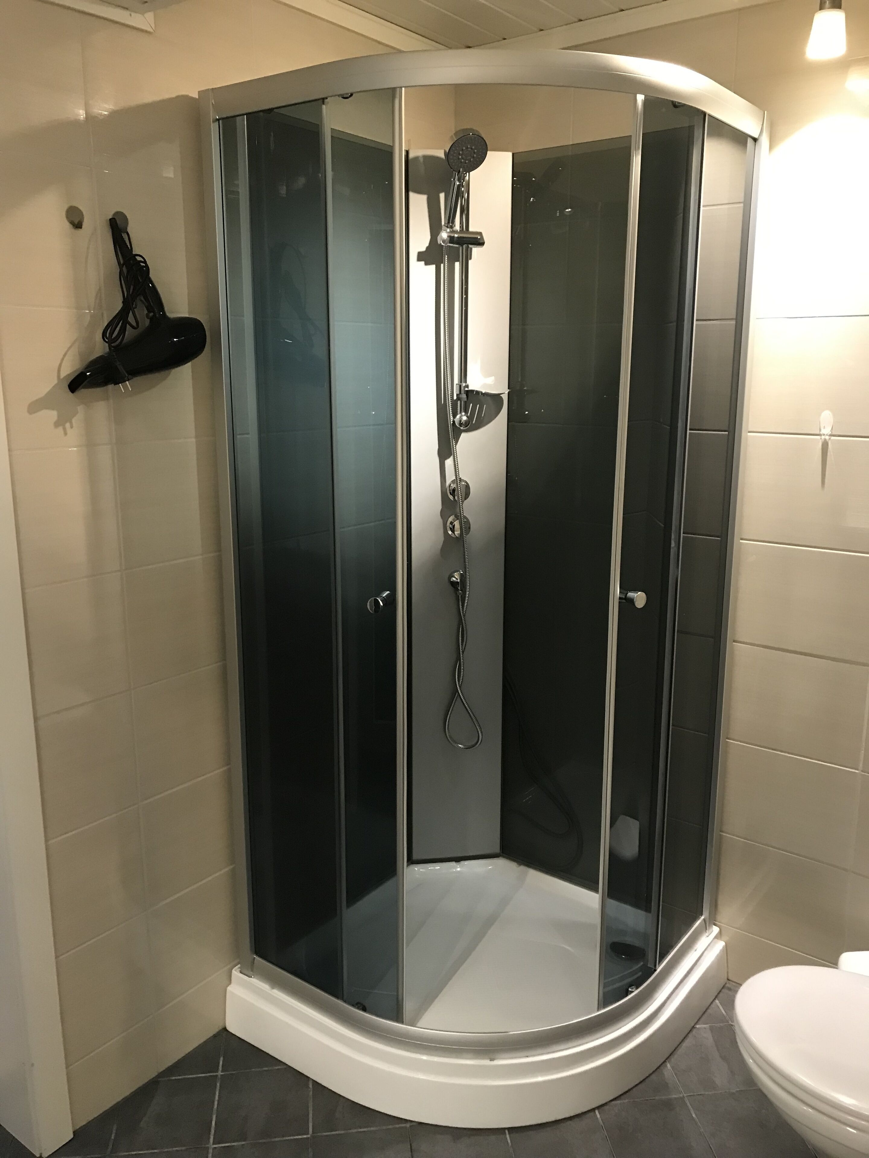 Apartment | Badezimmer | Dusche, Hydromassagedusche, Haartrockner, Handtücher