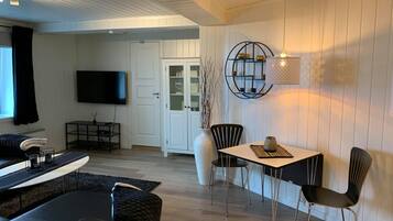 Apartment | Hypo-allergenic bedding, blackout curtains, iron/ironing board