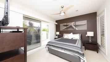 Room | 3 bedrooms, iron/ironing board, cots/infant beds