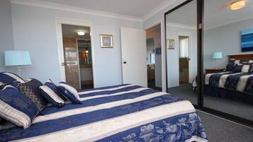 Room | 2 bedrooms, individually decorated, individually furnished