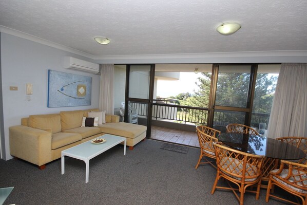 Room | Living area | Flat-screen TV, DVD player