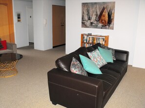 Room | Living area