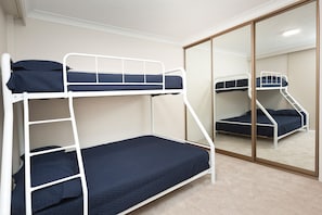 Habitación | 2 dormitorios, decoración individual, mobiliario individual