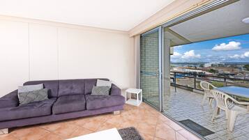 Room | Living area | TV, DVD player