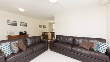 Room | Living area | TV, DVD player